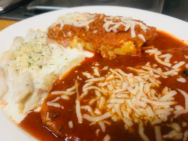 Cotoletta Alla Bolognese.